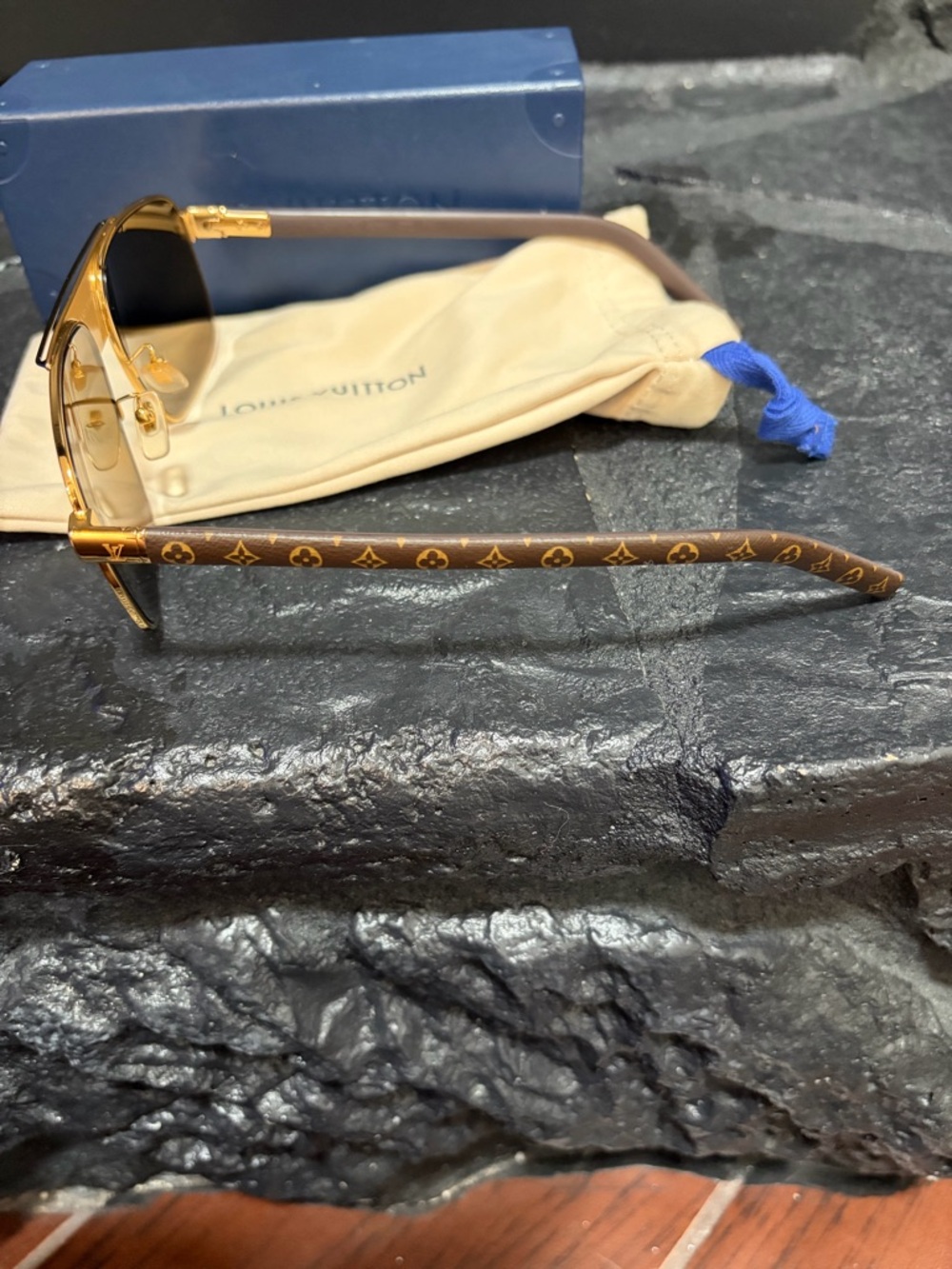 Louis Vuitton Men’s Gold Frame Sunglasses - 2021 - PACIFIC GOLD EBENE E Z2338E - Picture 2 of 13